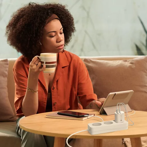 USB-A + USB-C hálózati töltő, 20W, 1 m USB-C - USB-C kábellel - Fehér - A6MaxC