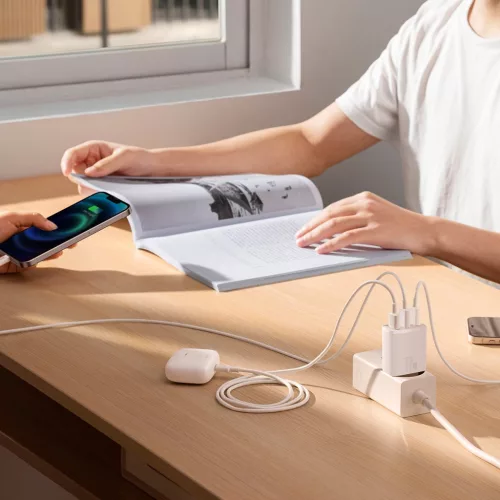 Baseus Kompakt Töltő adapter 3x USB 17W - Fehér