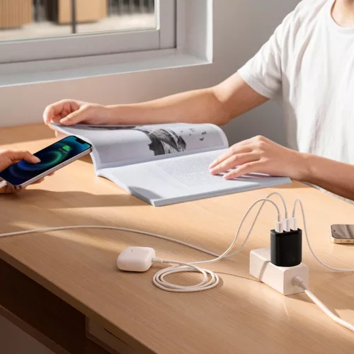 Baseus Kompakt Töltő adapter 3x USB 17W - Fekete