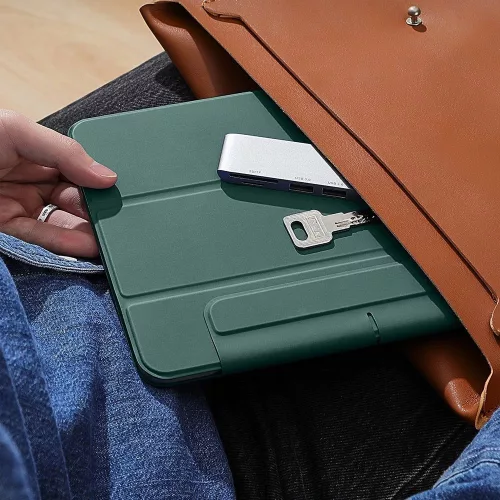ESR Rebound Mágneses Trifold iPad tok Stylus Pen tartóval - iPad Pro 12.9” 2020 / 2021 / 2022 / iPad Air 13” 2024 / 2025 - Zöld