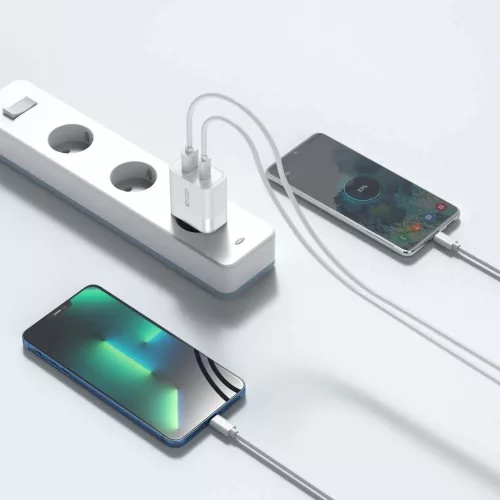 Tech-Protect C30W Univerzális Fali Töltő Adapter - 30W, USB-C és USB-A Kimenetek